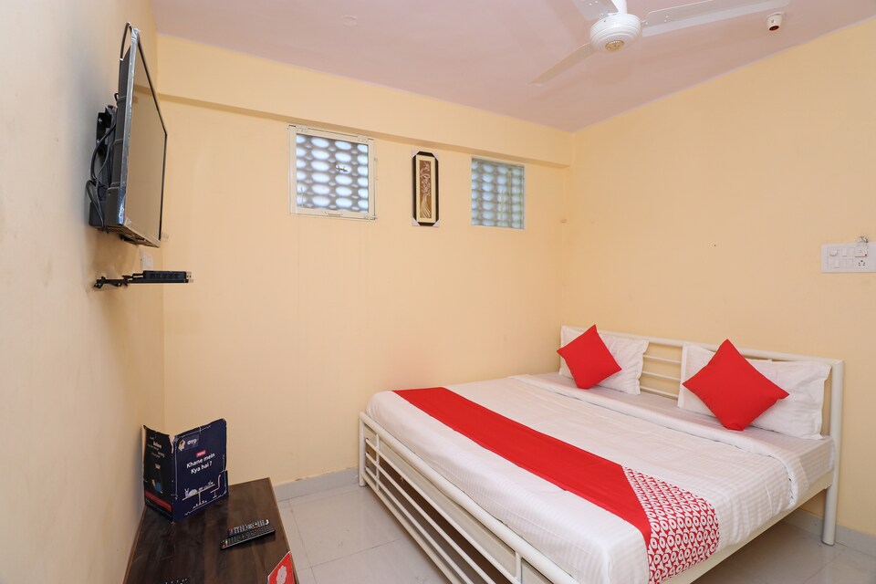 OYO 22898 Hotel Narayan Palace, Hamidia Road Bhopal, Bhopal