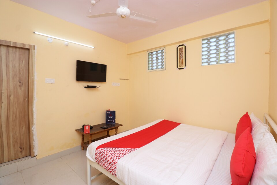 OYO 22898 Hotel Narayan Palace, Hamidia Road Bhopal, Bhopal