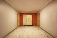 Capital O Sai Guest House Near Alcazar Mall