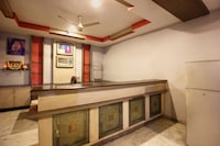 Capital O Sai Guest House Near Alcazar Mall