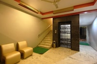 Capital O Sai Guest House Near Alcazar Mall