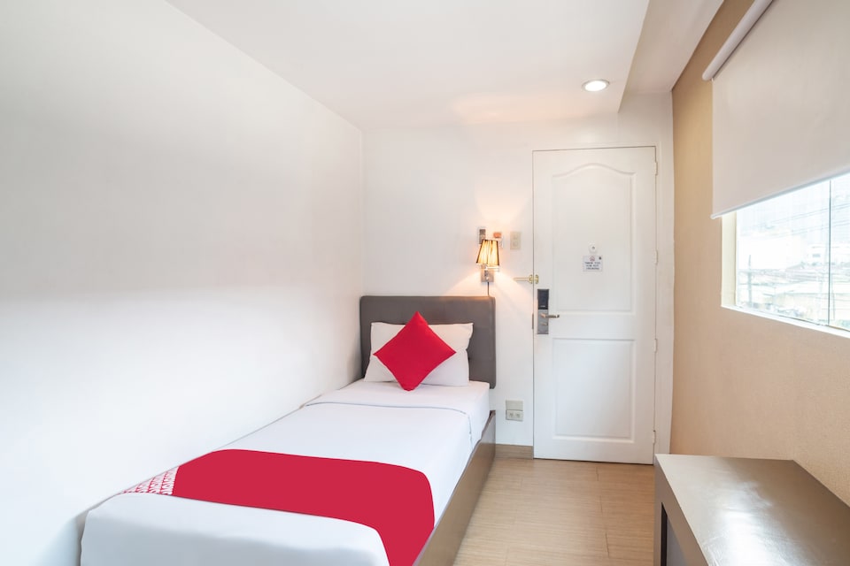 OYO 106 24h City Hotel, Makati Manila, Makati City