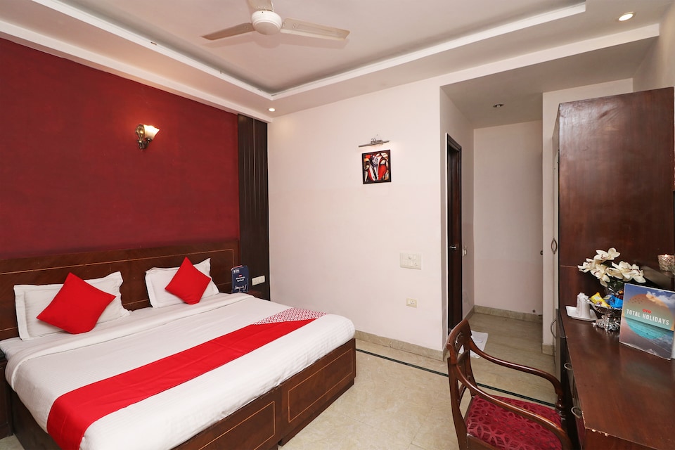 OYO 566 Hotel Soni Villa, Cyber City, Gurgaon