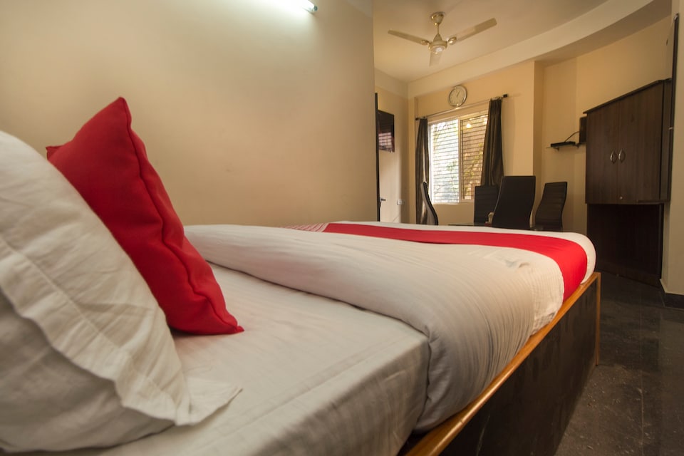 OYO 3078 Sky Line Lodge, Hong Kong Market Area Siliguri, Siliguri