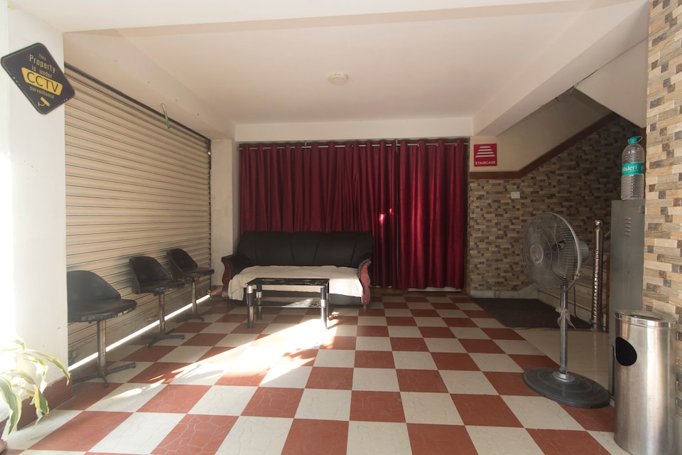 OYO 3078 Sky Line Lodge, Hong Kong Market Area Siliguri, Siliguri