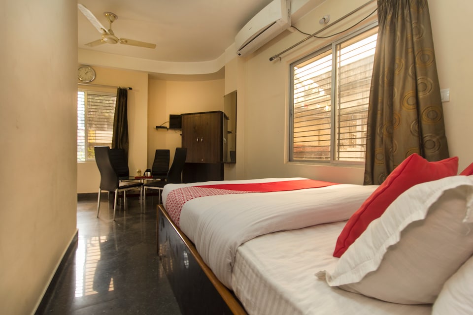 OYO 3078 Sky Line Lodge, Hong Kong Market Area Siliguri, Siliguri