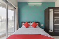 OYO Executive Skyline Service Apartments Near Infiniti Mall