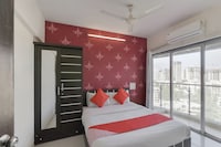 OYO Executive Skyline Service Apartments Near Infiniti Mall