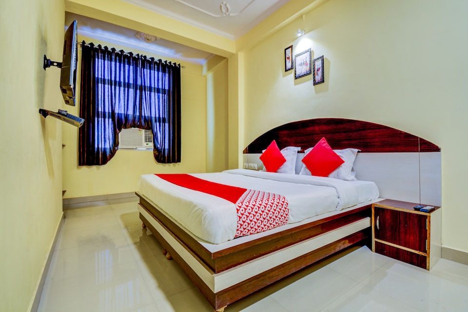 Flagship 22942 Hotel Opal, Hawa Mahal, Jaipur