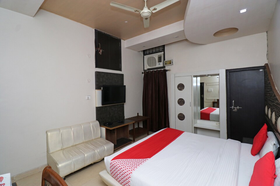 OYO 22946 Sbg Inn, Gomti Nagar Lucknow, Lucknow