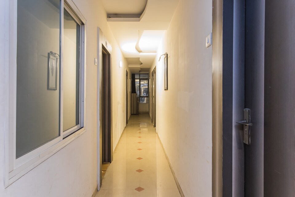 OYO 19886 Hotel Raj Palace, Freeganj, Ujjain