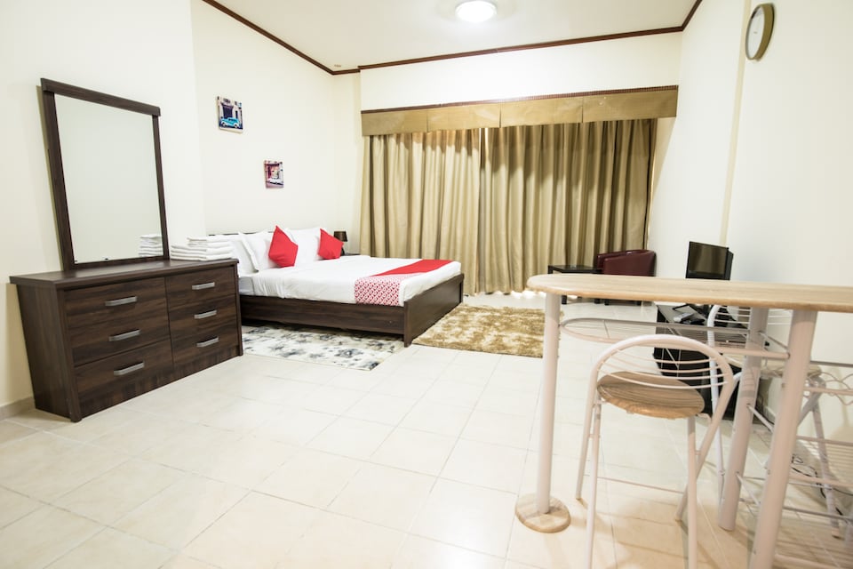 OYO Home 135 Studio Discovery Gardens, Discovery Garden Dubai, Dubai