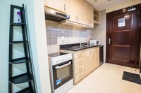 OYO Home 135 Studio Discovery Gardens