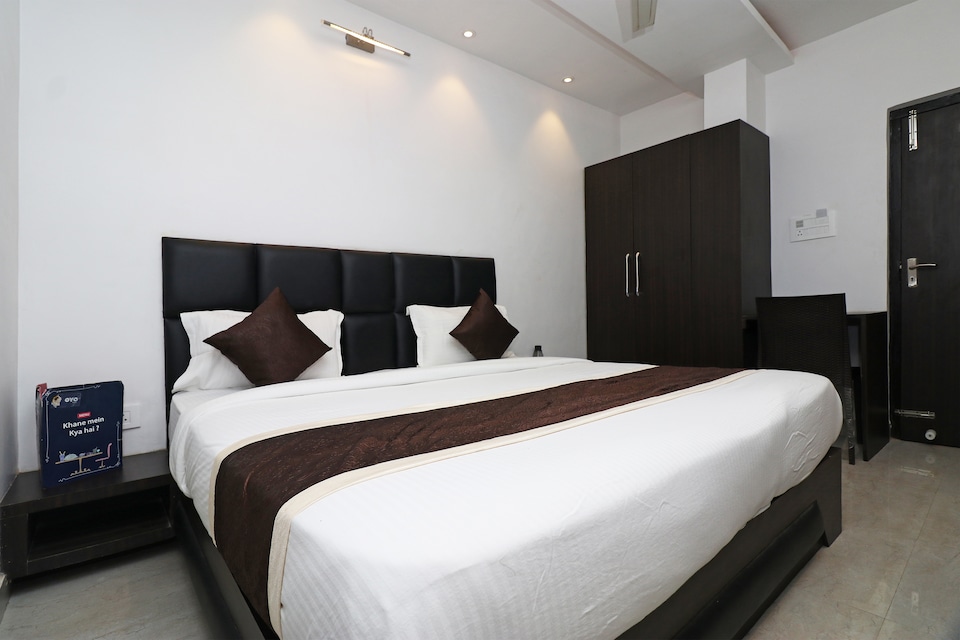 OYO Hotel Maxx Near Sahara Ganj Mall, Charbagh Lucknow, Lucknow