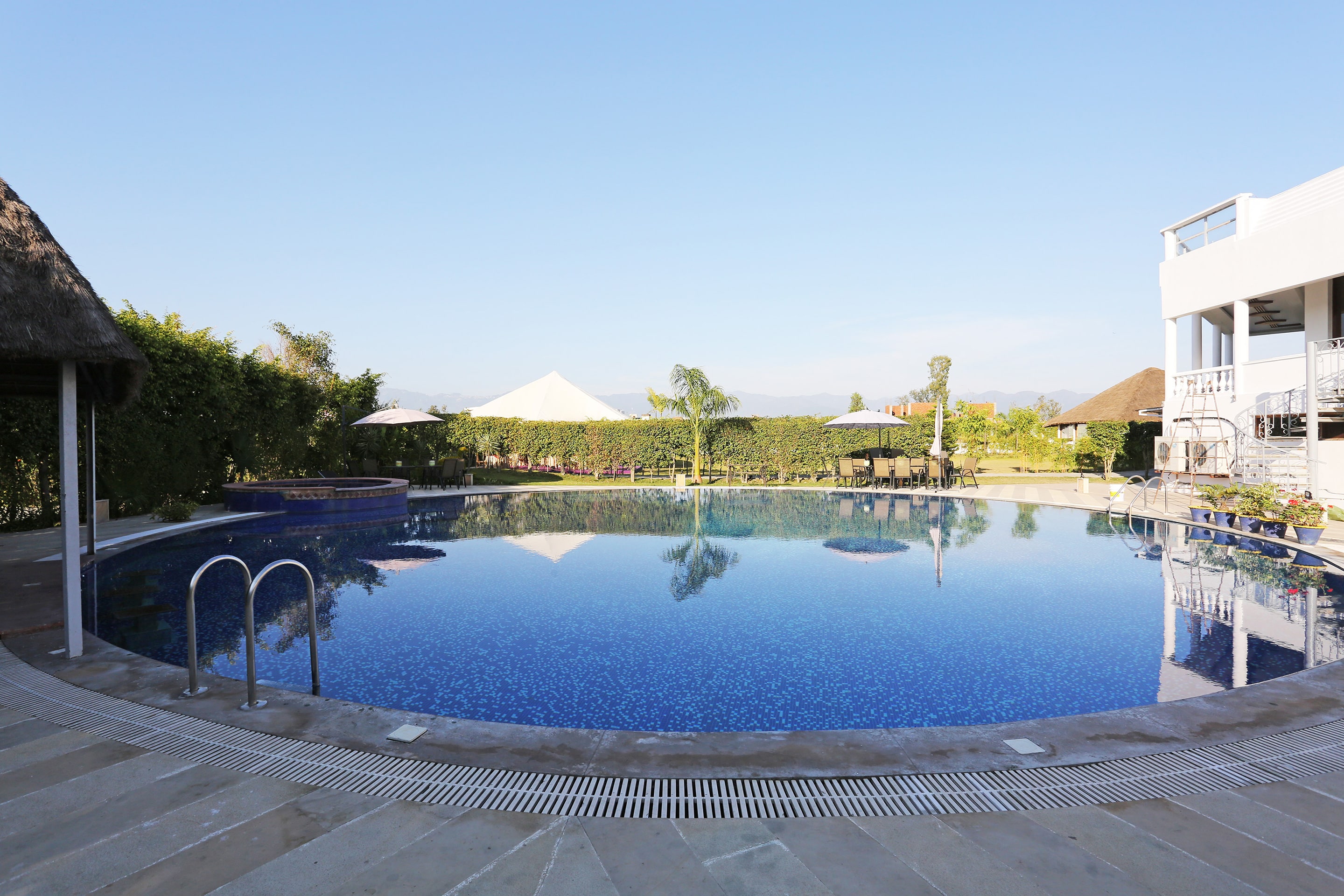 Hotels with Bar in Dehradun ₹ 2800/night