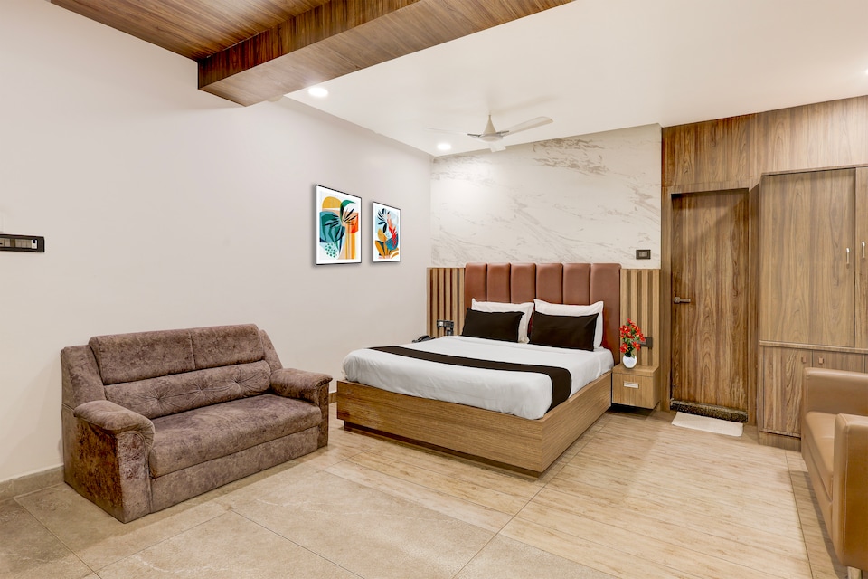 Super Townhouse V Hotel, Mahanadu Extension VIjayawada-II, Vijayawada