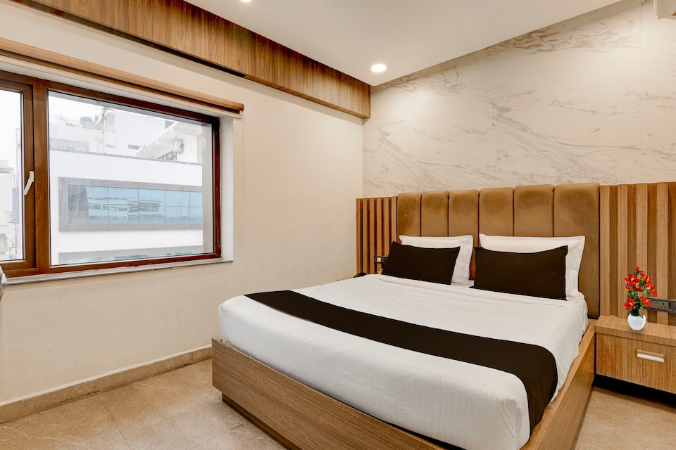 Super Townhouse V Hotel, Mahanadu Extension VIjayawada-II, Vijayawada