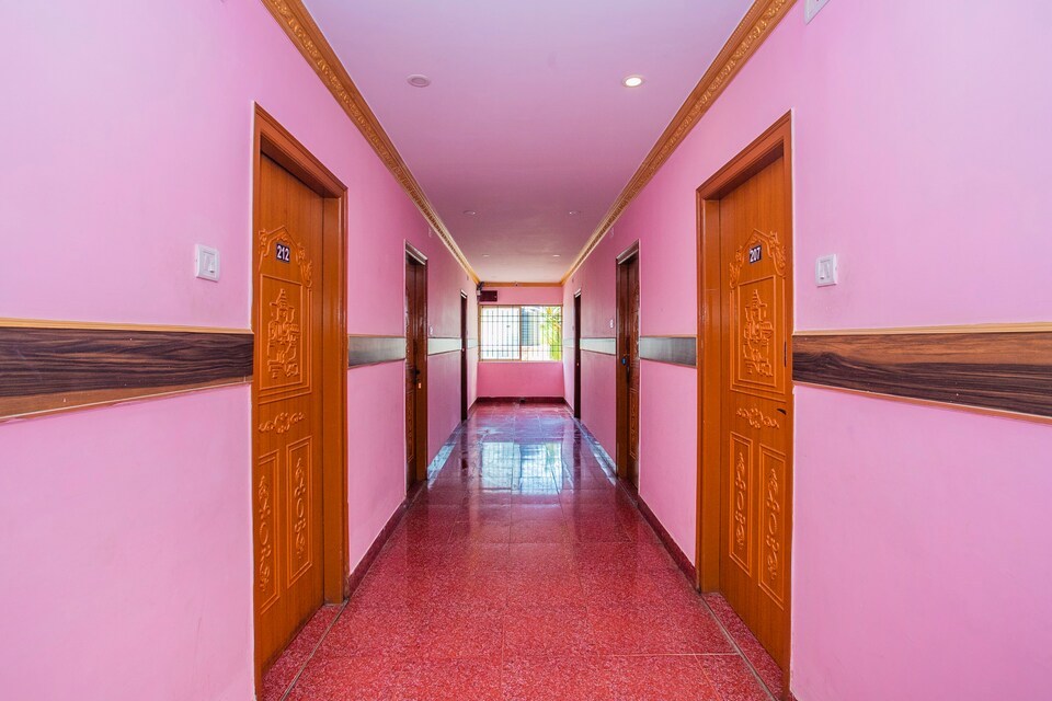 OYO 23032 New Hotel Mayur Paradise, Yeshwantupur Bangalore, Bangalore