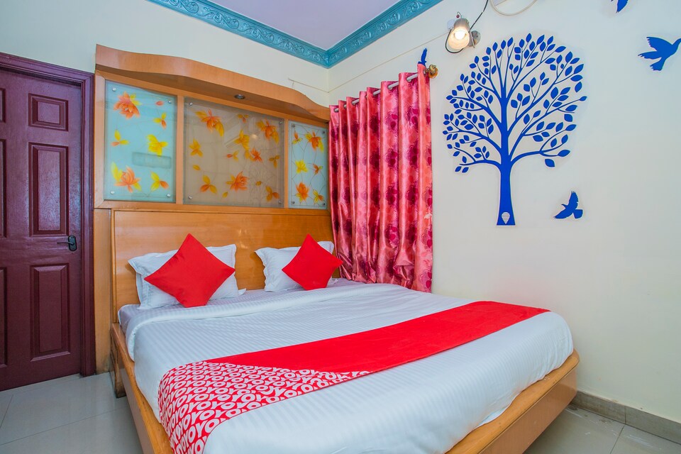 OYO 23046 New Aishwarya Comforts, Mathikere Bangalore, Bangalore