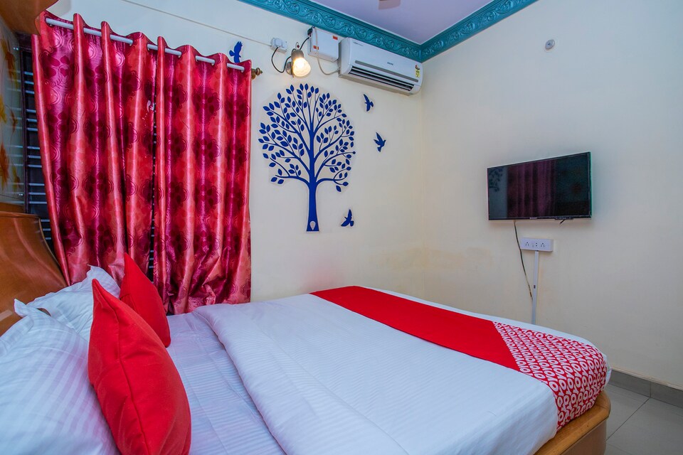 OYO 23046 New Aishwarya Comforts, Mathikere Bangalore, Bangalore