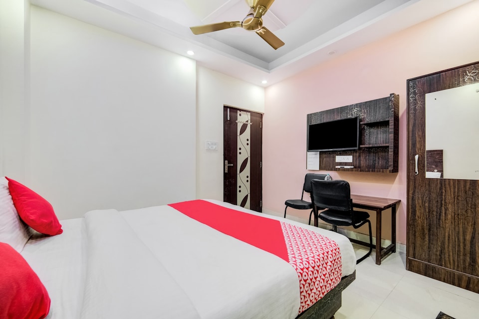 OYO 23065 Hotel Capitol Palace, Dwarka Delhi, Delhi