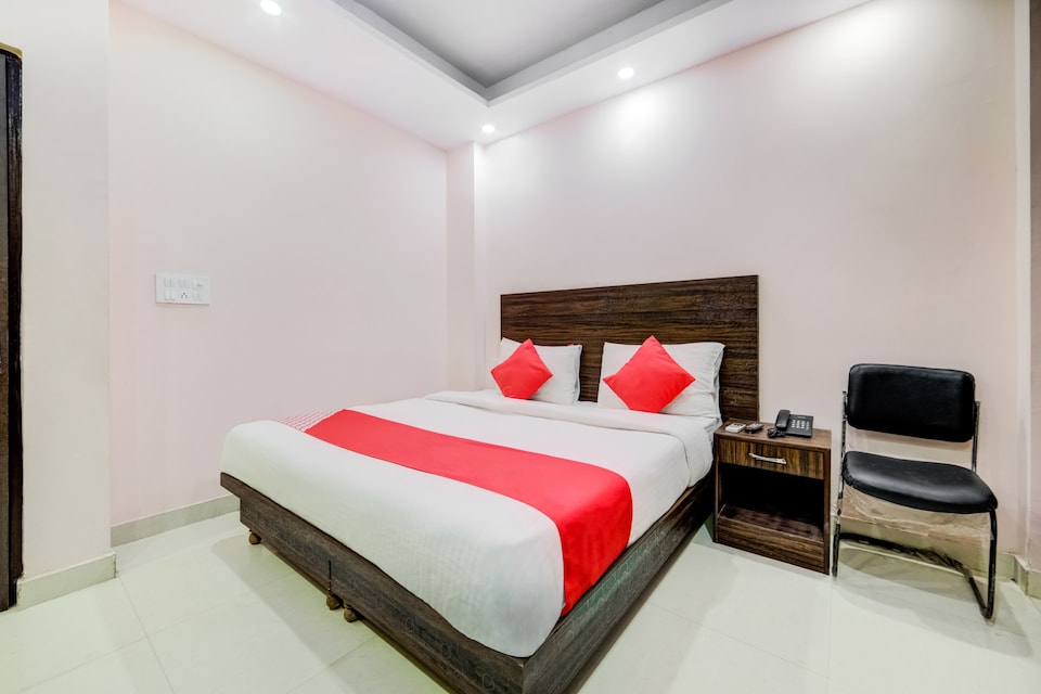 OYO 23065 Hotel Capitol Palace, Dwarka Delhi, Delhi