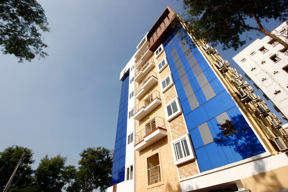 OYO Flagship 23080 Opposite Rainbow Children's Hospital, Kothaguda, Hyderabad