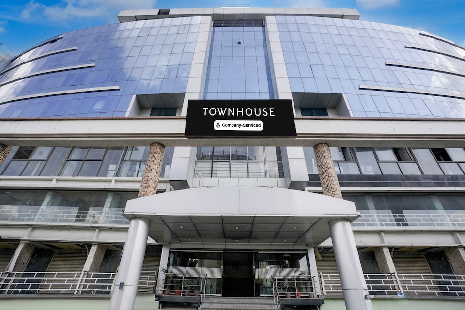 Super Townhouse Bharuch Near Railway Station Formerly Hotel Kohinoor, Railway station Bharuch, Bharuch