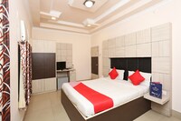 OYO Blue Merry Inn Near Kalighat Kali Temple