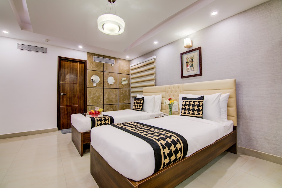 Collection O 30038 Prashant Vihar Sandberry, Pitampura - Rohini Delhi, Delhi