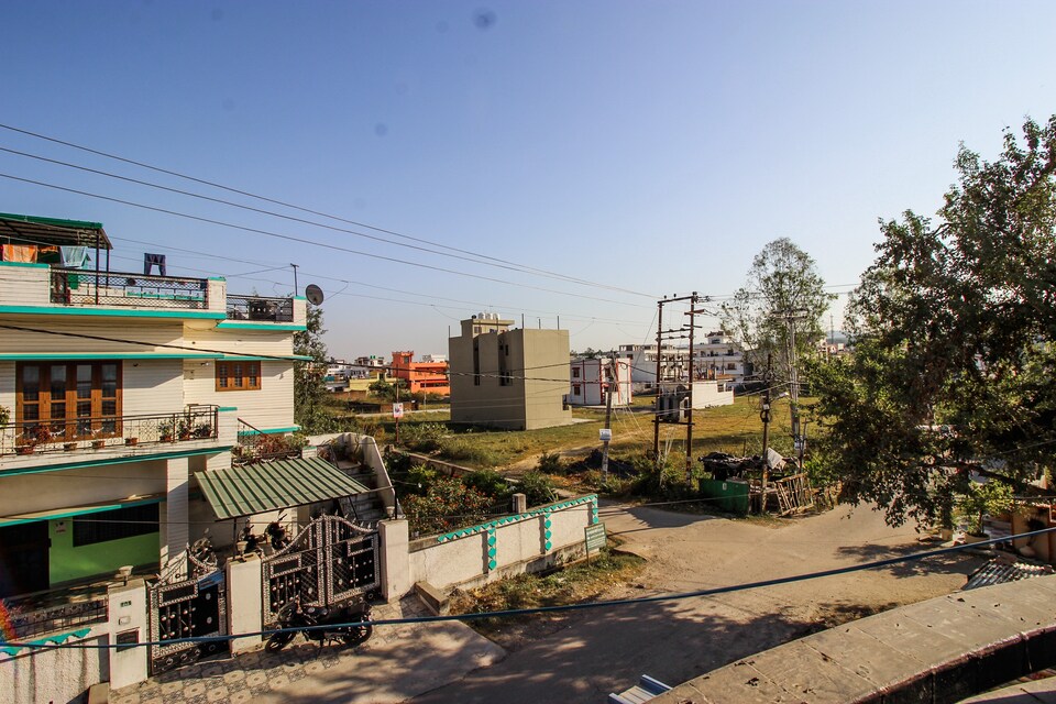 Live on DHN887, Dehradun ISBT, Dehradun