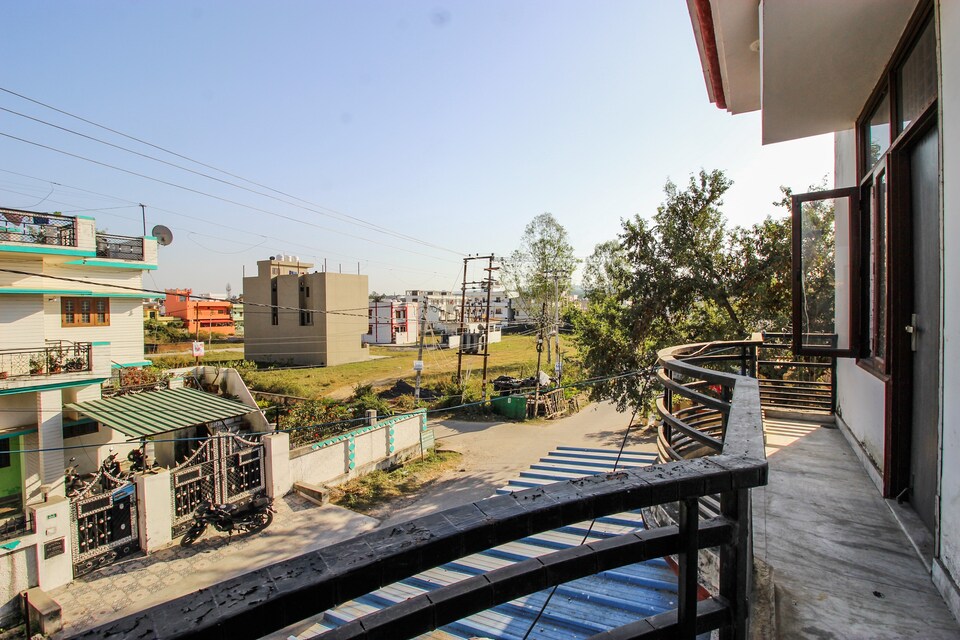 Live on DHN887, Dehradun ISBT, Dehradun