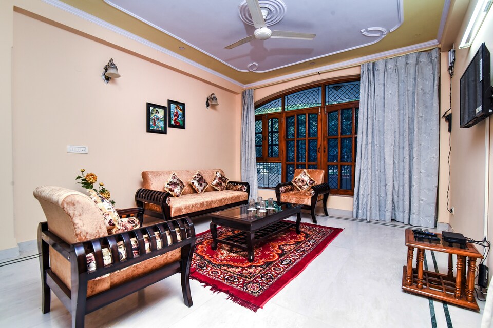 OYO 23181 Elegant 3BHK, Dwarka Delhi, Delhi