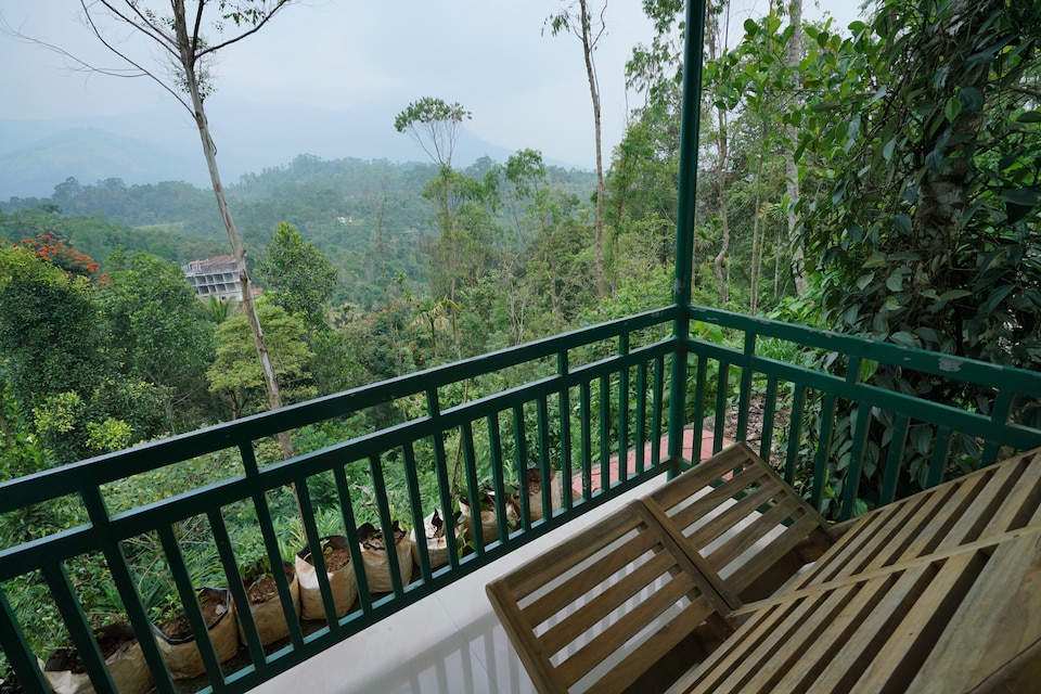 OYO Home 23192 Green View Stay, Anachal, Munnar