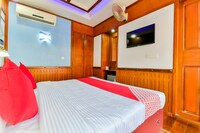 OYO Khbo Diamond Sharing Houseboat