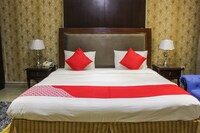 OYO 137 Clifton International Hotel