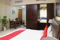 OYO 137 Clifton International Hotel