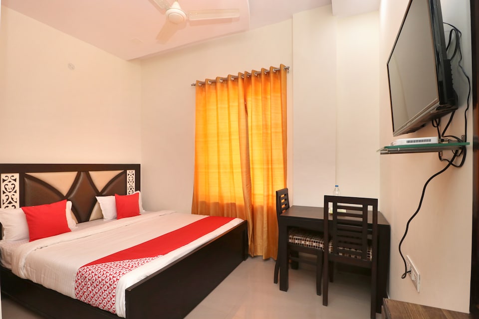 OYO 23235 Hotel Roopmahal & Restaurant, Railway Station Amritsar, Amritsar