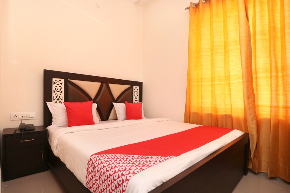 OYO 23235 Hotel Roopmahal & Restaurant, Railway Station Amritsar, Amritsar