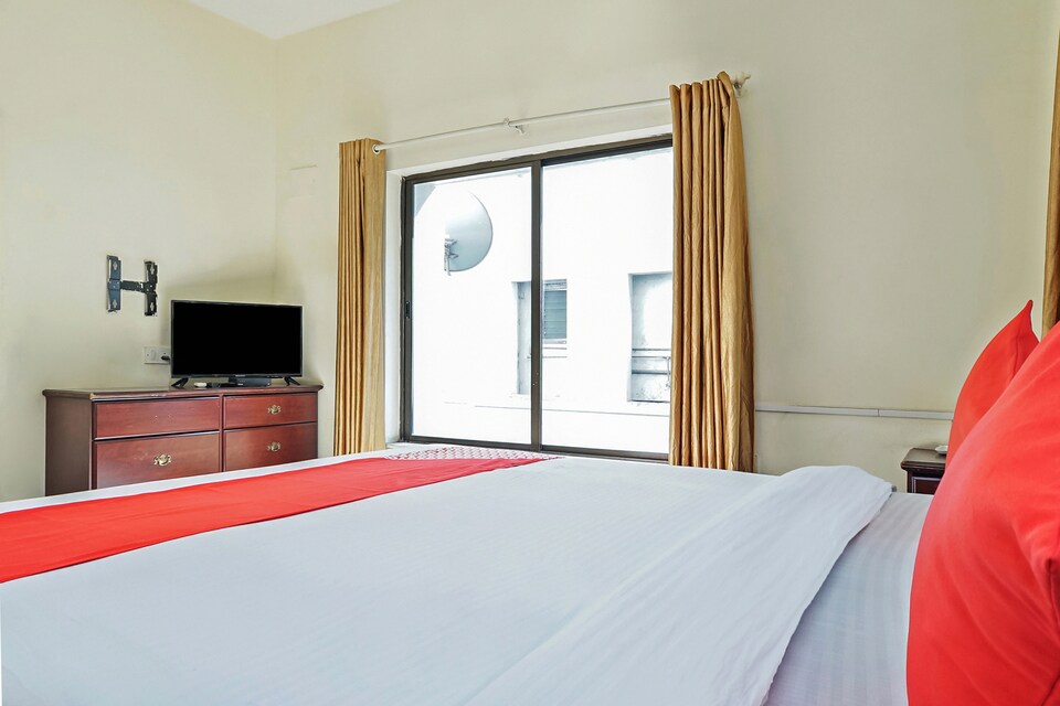 OYO 23249 Finesse International, Viman Nagar, Pune