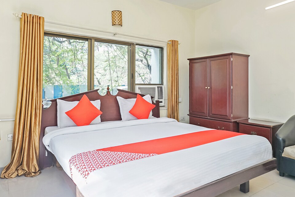 OYO 23249 Finesse International, Viman Nagar, Pune