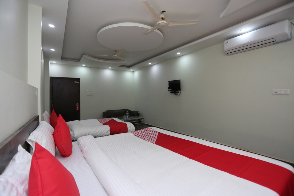 OYO 23253 Hotel Baswari, Jhusi, Prayagraj