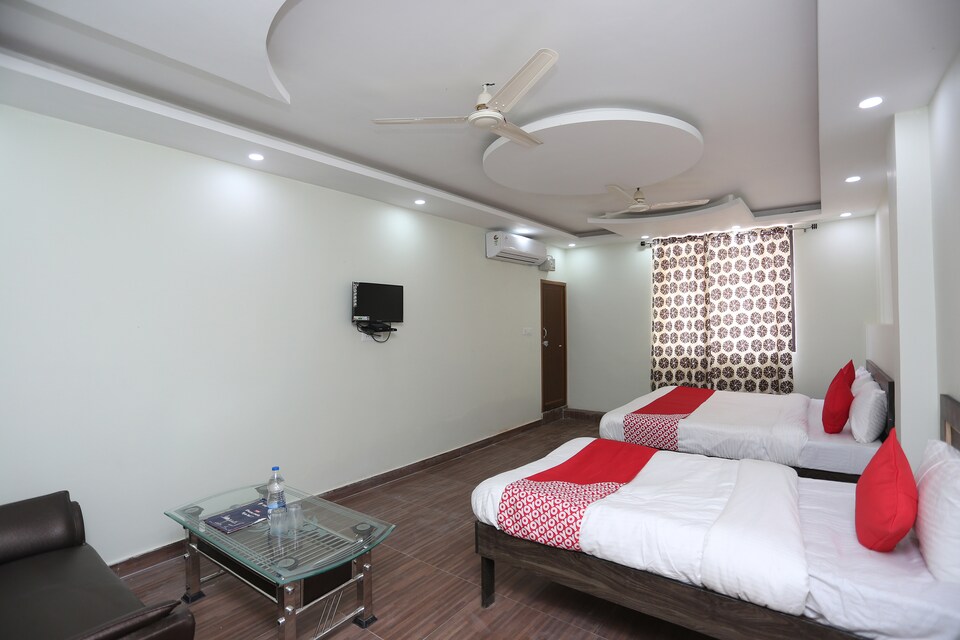 OYO 23253 Hotel Baswari, Jhusi, Prayagraj