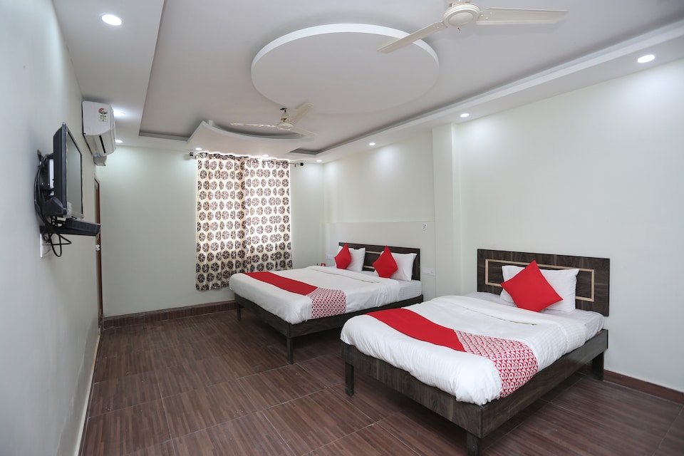 OYO 23253 Hotel Baswari, Jhusi, Prayagraj