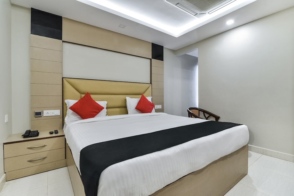 Capital O Yugantar, Civil Lines - High Court, Prayagraj