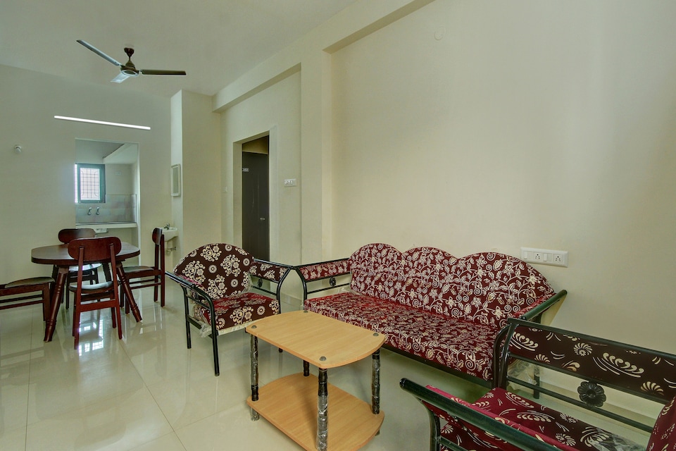 OYO Flagship 15860 Navanna Residency TTC Nagar, Madurai City Centre, Madurai