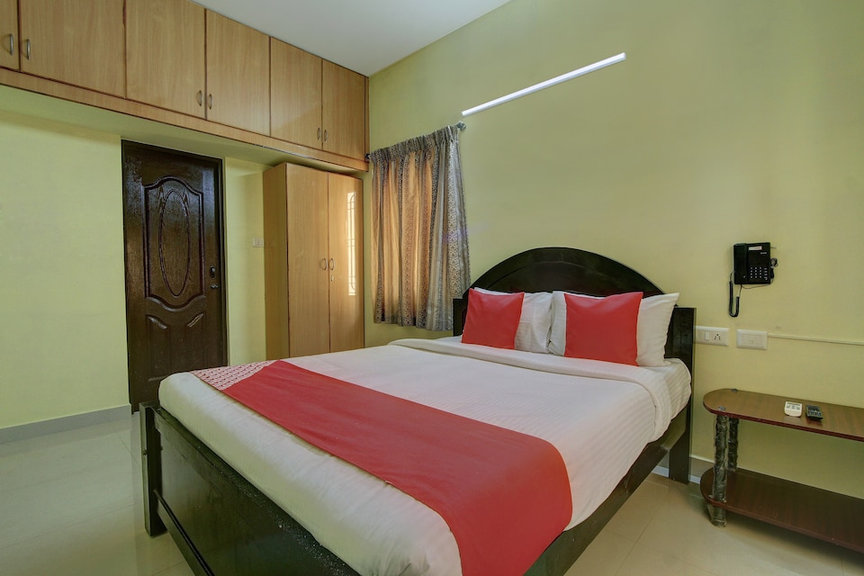 OYO Flagship 15860 Navanna Residency TTC Nagar, Madurai City Centre, Madurai