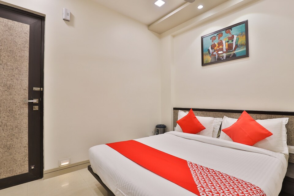 OYO Hotel Anmol Palace, GIDC Vatva Ahmedabad, Ahmedabad