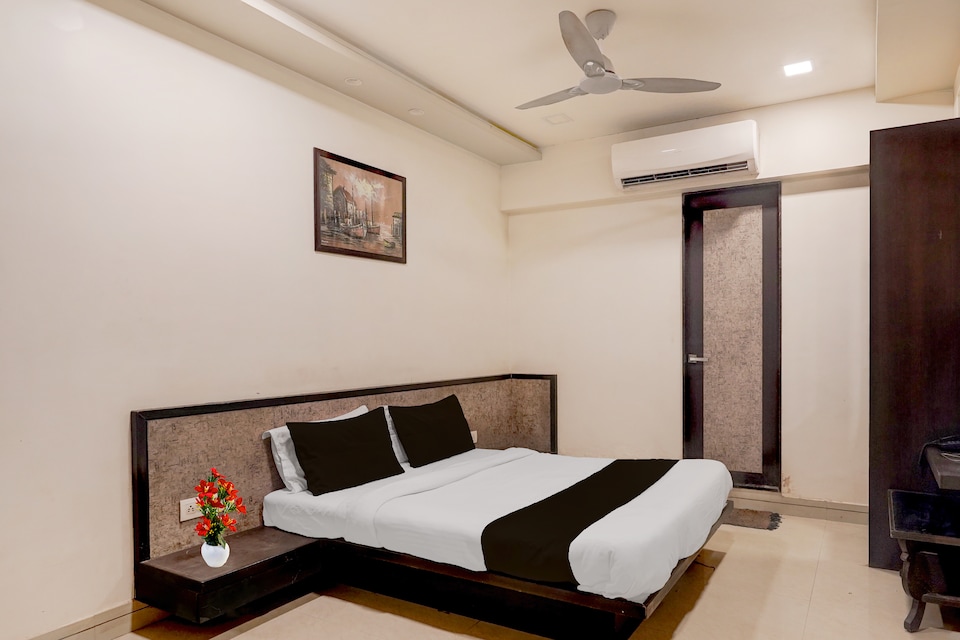 Hotel O Vatva Railway Station Formerly Anmol Palace, GIDC Vatva Ahmedabad, Ahmedabad