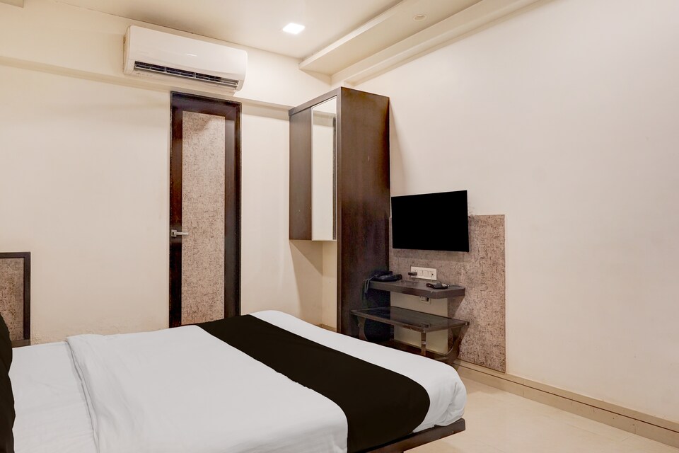 Hotel O Vatva Railway Station Formerly Anmol Palace, GIDC Vatva Ahmedabad, Ahmedabad